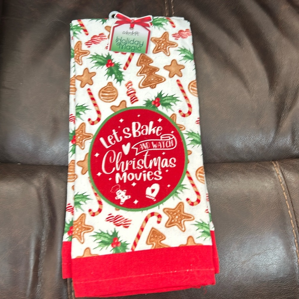 Color drift Christmas dish towels